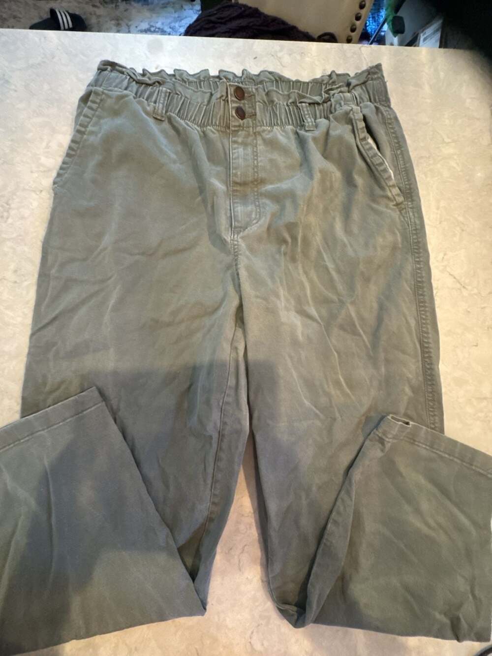 Universal Thread Women Olive Green Paperbag Waist Crop Pants Size 18
